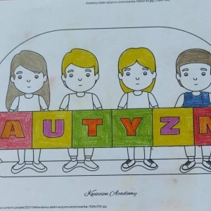 Praca ucznia – okolicznościowy obrazek konturowy z rysunkiem 4 dzieci trzymających kartki układające się w słowo „AUTYZM”.